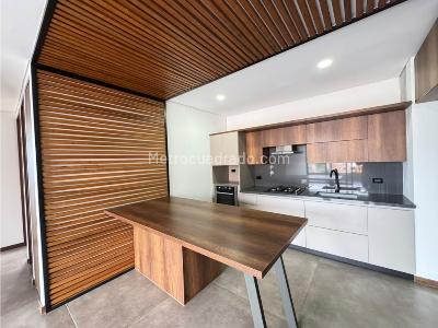 Apartamento de 2 alcobas en arriendo en El Poblado, Medellín, 98 m² · foto 2 de 15