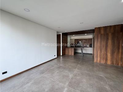 Apartamento de 2 alcobas en arriendo en El Poblado, Medellín, 98 m² · foto 8 de 15