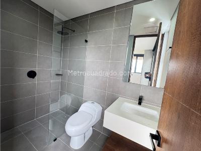 Apartamento de 2 alcobas en arriendo en El Poblado, Medellín, 98 m² · foto 15 de 19