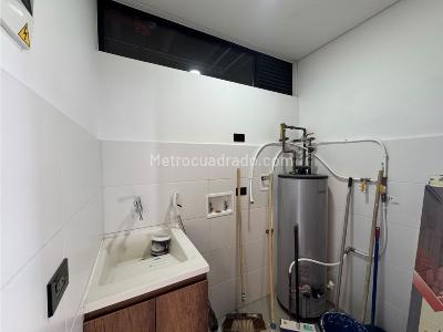 Apartamento de 2 alcobas en arriendo en El Poblado, Medellín, 98 m² · foto 18 de 19