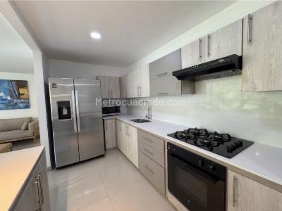 Apartamento de 3 alcobas en arriendo en La Calera, Medellín, 140 m² · foto 4 de 9