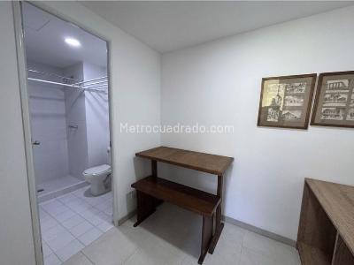 Apartamento de 3 alcobas en arriendo en La Calera, Medellín, 140 m² · foto 8 de 9