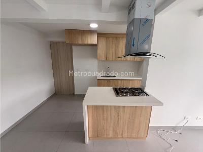 Apartamento de 3 alcobas en arriendo en Loma De San Jose, Sabaneta, 60 m² · foto 2 de 20