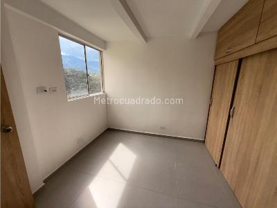 Apartamento de 3 alcobas en arriendo en Loma De San Jose, Sabaneta, 60 m² · foto 12 de 20