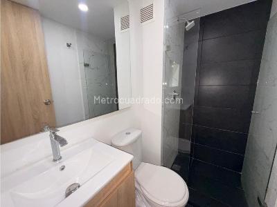 Apartamento de 3 alcobas en arriendo en Loma De San Jose, Sabaneta, 60 m² · foto 19 de 20