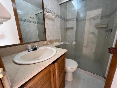 Apartamento en venta en Laureles, Medellín · foto 8 de 17