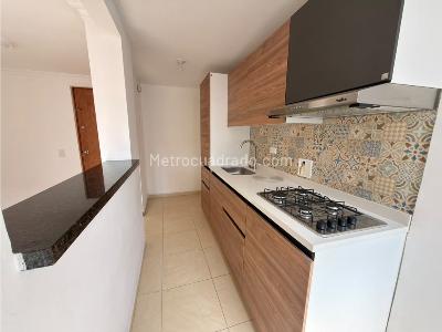 Apartaestudio en arriendo en La Almeria, Medellín, 45 m² · foto 2 de 12