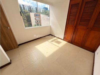 Apartaestudio en arriendo en La Almeria, Medellín, 45 m² · foto 6 de 12