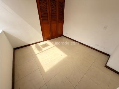 Apartaestudio en arriendo en La Almeria, Medellín, 45 m² · foto 7 de 12