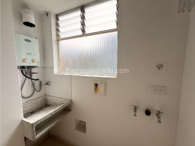 Apartaestudio en arriendo en La Almeria, Medellín, 45 m² · foto 12 de 12