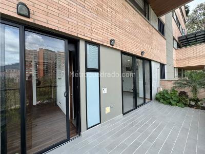 Apartamento de 2 alcobas en arriendo en El Poblado, Medellín, 98 m² · foto 7 de 19
