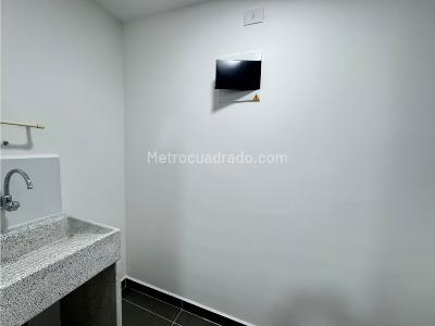 Apartaestudio en arriendo en El Poblado, Medellín, 45 m² · foto 10 de 11
