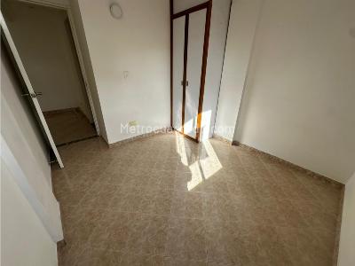 Apartamento de 3 alcobas en arriendo en Loma De Los Bernal, Medellín, 95 m² · foto 6 de 20