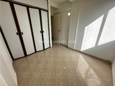 Apartamento de 3 alcobas en arriendo en Loma De Los Bernal, Medellín, 95 m² · foto 9 de 20