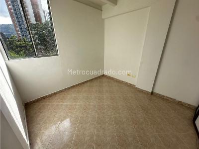 Apartamento de 3 alcobas en arriendo en Loma De Los Bernal, Medellín, 95 m² · foto 10 de 20
