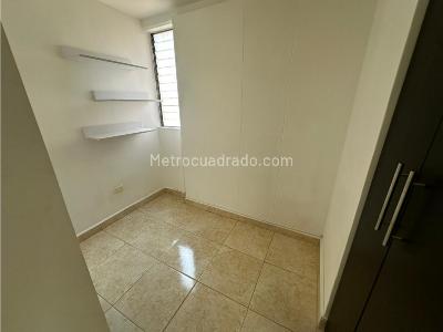 Apartamento de 3 alcobas en arriendo en Loma De Los Bernal, Medellín, 95 m² · foto 12 de 20
