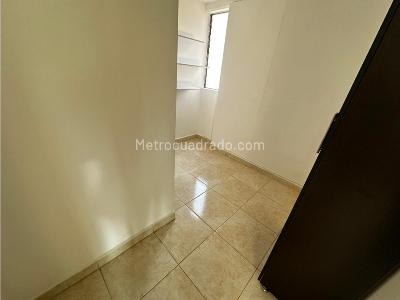 Apartamento de 3 alcobas en arriendo en Loma De Los Bernal, Medellín, 95 m² · foto 13 de 20