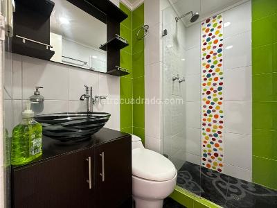 Apartamento de 3 alcobas en arriendo en Loma De Los Bernal, Medellín, 95 m² · foto 17 de 20
