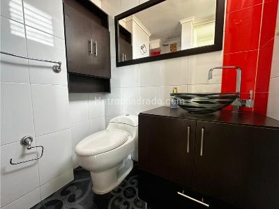 Apartamento de 3 alcobas en arriendo en Loma De Los Bernal, Medellín, 95 m² · foto 18 de 20