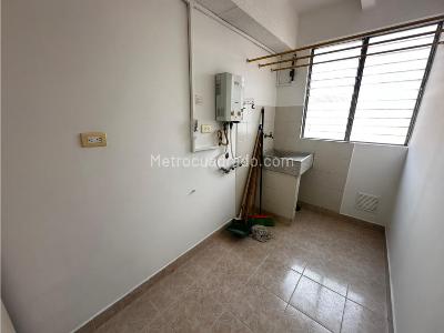 Apartamento de 3 alcobas en arriendo en Loma De Los Bernal, Medellín, 95 m² · foto 19 de 20