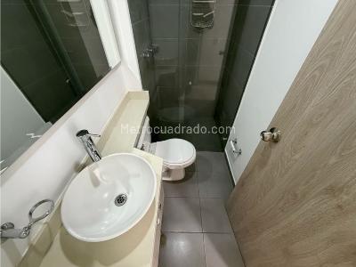 Apartamento de 3 alcobas en arriendo en San German, Medellín, 90 m² · foto 14 de 16