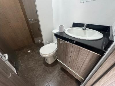 Apartamento en arriendo en La America, Medellín · foto 9 de 10