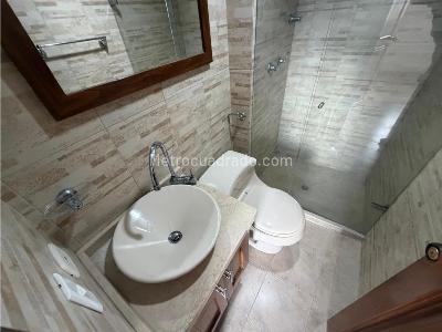Apartamento en arriendo en Los Colores, Medellín · foto 14 de 16