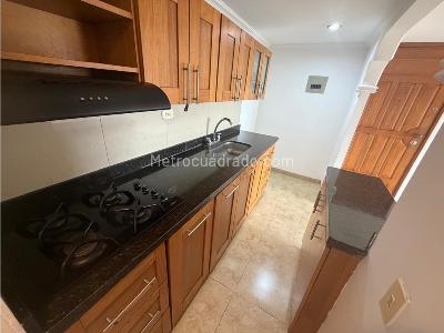Apartamento en arriendo en Los Colores, Medellín · foto 3 de 16