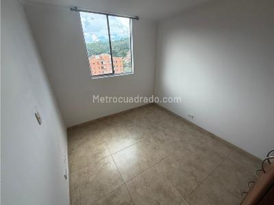 Apartamento en arriendo en Los Colores, Medellín · foto 8 de 16