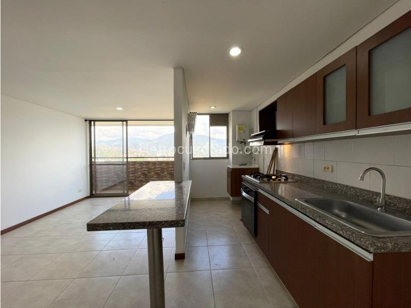 3BR Apartment with Parking in La Ferreria, La Estrella