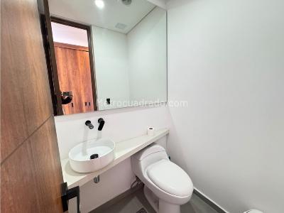 Apartamento de 2 alcobas en arriendo en El Poblado, Medellín, 98 m² · foto 13 de 19