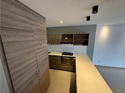 Apartamento en venta en Loma Del Escobero, Envigado · foto 2 de 20