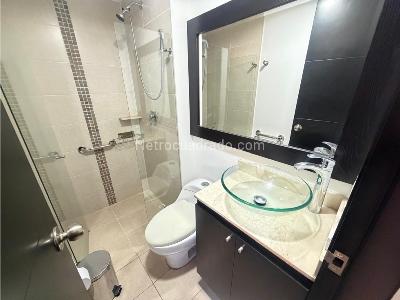Apartamento de 2 alcobas en arriendo en Los Alcazares, Sabaneta, 78 m² · foto 8 de 17
