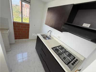 Apartamento de 3 alcobas en arriendo en Calasanz Parte Alta, Medellín, 68 m² · foto 3 de 13
