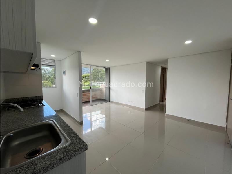 3BR Apartment with Parking in La Ferrería, La Estrella