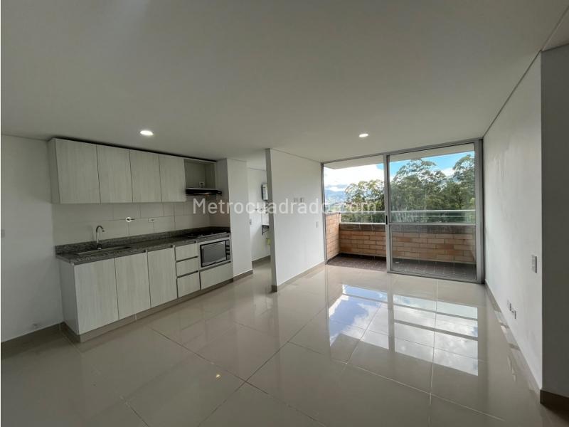 3BR Apartment with Parking in La Ferrería, La Estrella - 3