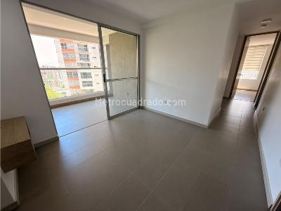 Apartamento de 3 alcobas en arriendo en Loma De Los Bernal, Medellín, 75 m² · foto 3 de 17