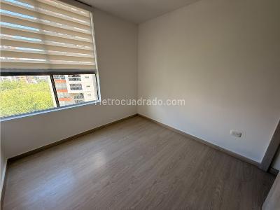 Apartamento de 3 alcobas en arriendo en Loma De Los Bernal, Medellín, 75 m² · foto 13 de 17
