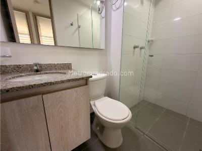 Apartamento de 3 alcobas en arriendo en Loma De Los Bernal, Medellín, 75 m² · foto 16 de 17
