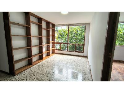 Apartamento de 3 alcobas en arriendo en Patio Bonito, Medellín, 140 m² · foto 2 de 16