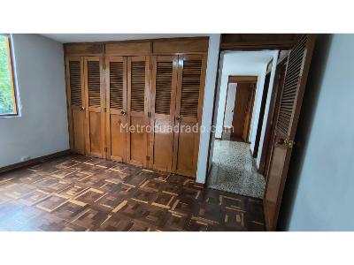 Apartamento de 3 alcobas en arriendo en Patio Bonito, Medellín, 140 m² · foto 10 de 16