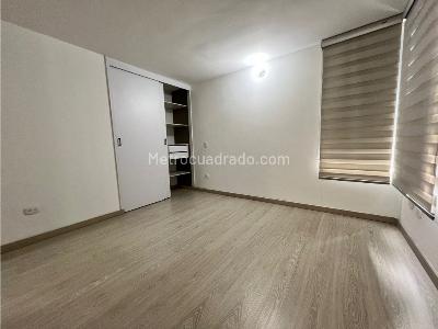 Apartamento de 3 alcobas en arriendo en Loma De Los Bernal, Medellín, 75 m² · foto 12 de 16