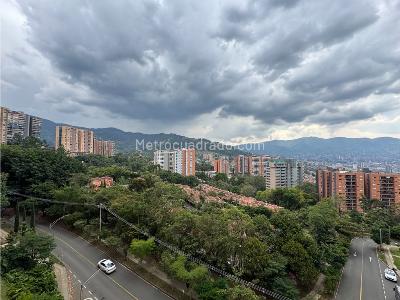 Apartamento de 2 alcobas en arriendo en Loma Del Escobero, Envigado, 88 m² · foto 2 de 20