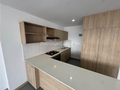 Apartamento de 2 alcobas en arriendo en Loma Del Escobero, Envigado, 88 m² · foto 3 de 20