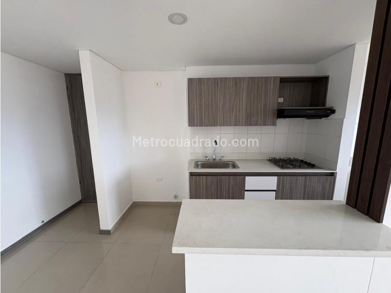 3-Bedroom Apartment with Amenities in Ditaires