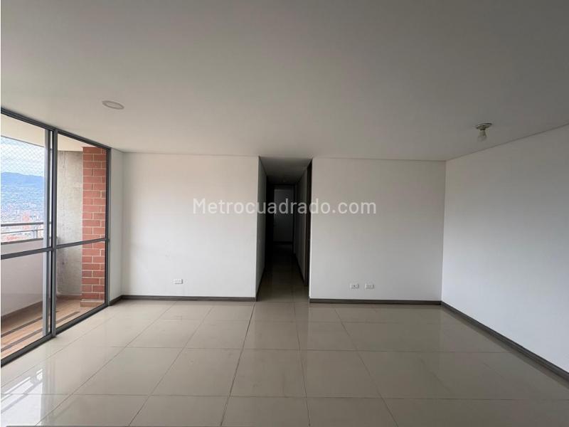 3-Bedroom Apartment with Amenities in Ditaires - 4