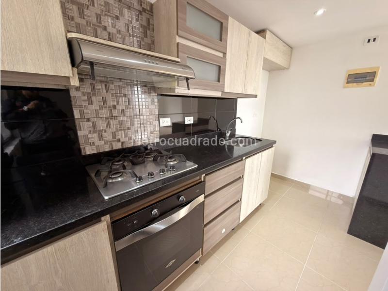 3BR Apartment with Private Parking in Loma de Los Bernal