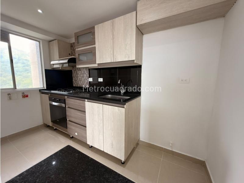 3BR Apartment with Private Parking in Loma de Los Bernal - 3