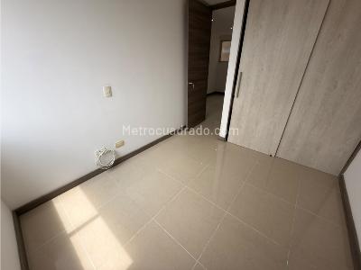 Apartamento de 3 alcobas en arriendo en Loma De Los Bernal, Medellín, 85 m² · foto 17 de 20