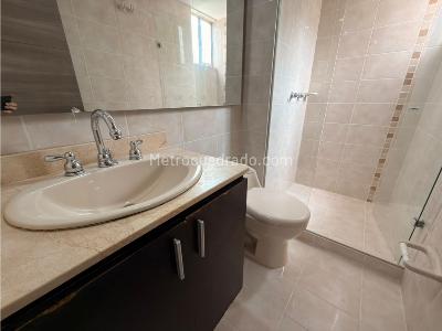 Apartamento de 3 alcobas en arriendo en Loma De Los Bernal, Medellín, 85 m² · foto 18 de 20